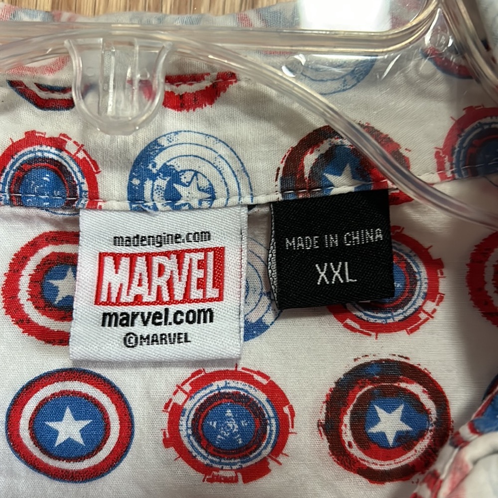 Men’s Marvel, Captain America, short sleeve shirt. XXL - Picture 2 of 5
